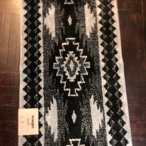 🖤 Wrangler Black and Grey Geometric Rug